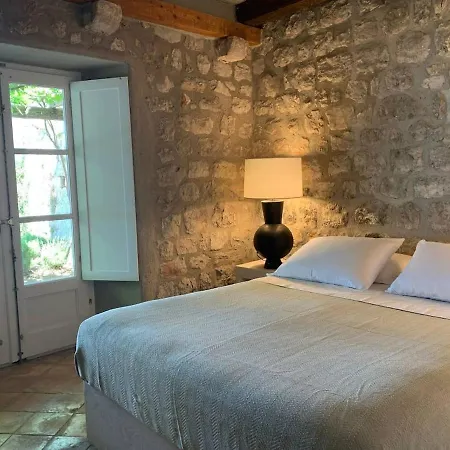 Accommodatie bij particulieren 4 Bedrooms In *